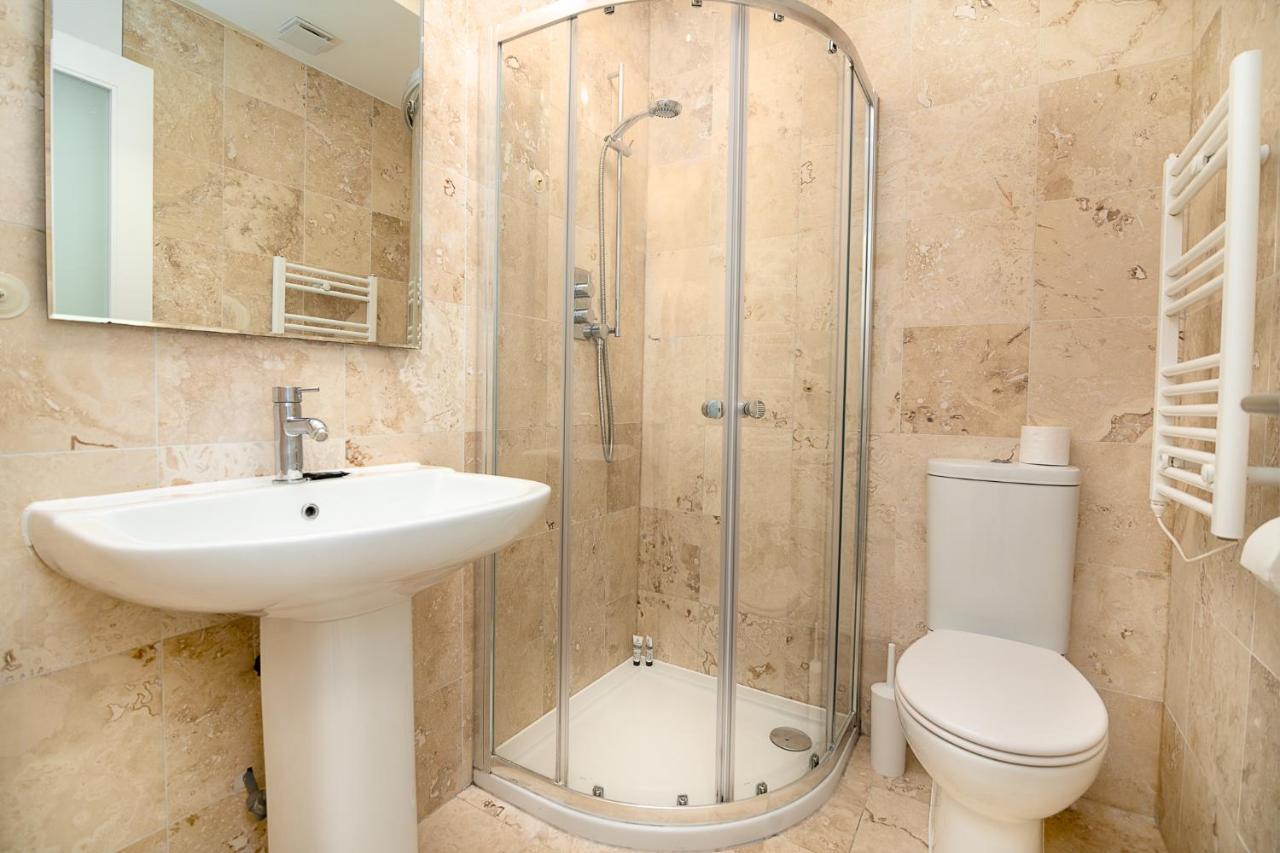 Modern 1 Bed Flat For Up To 2 People In Holborn, London With Free Wifi Apartment Exterior foto